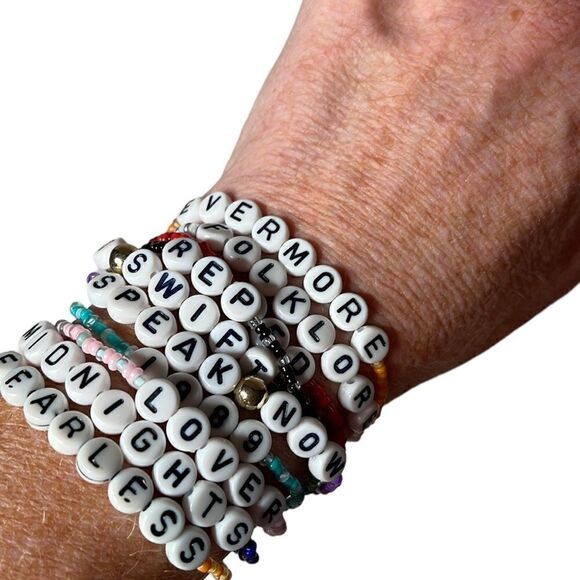 Taylor Swift Beaded Bracelets. Lot of 10. All 10 of her albums. - Picture 1 of 7